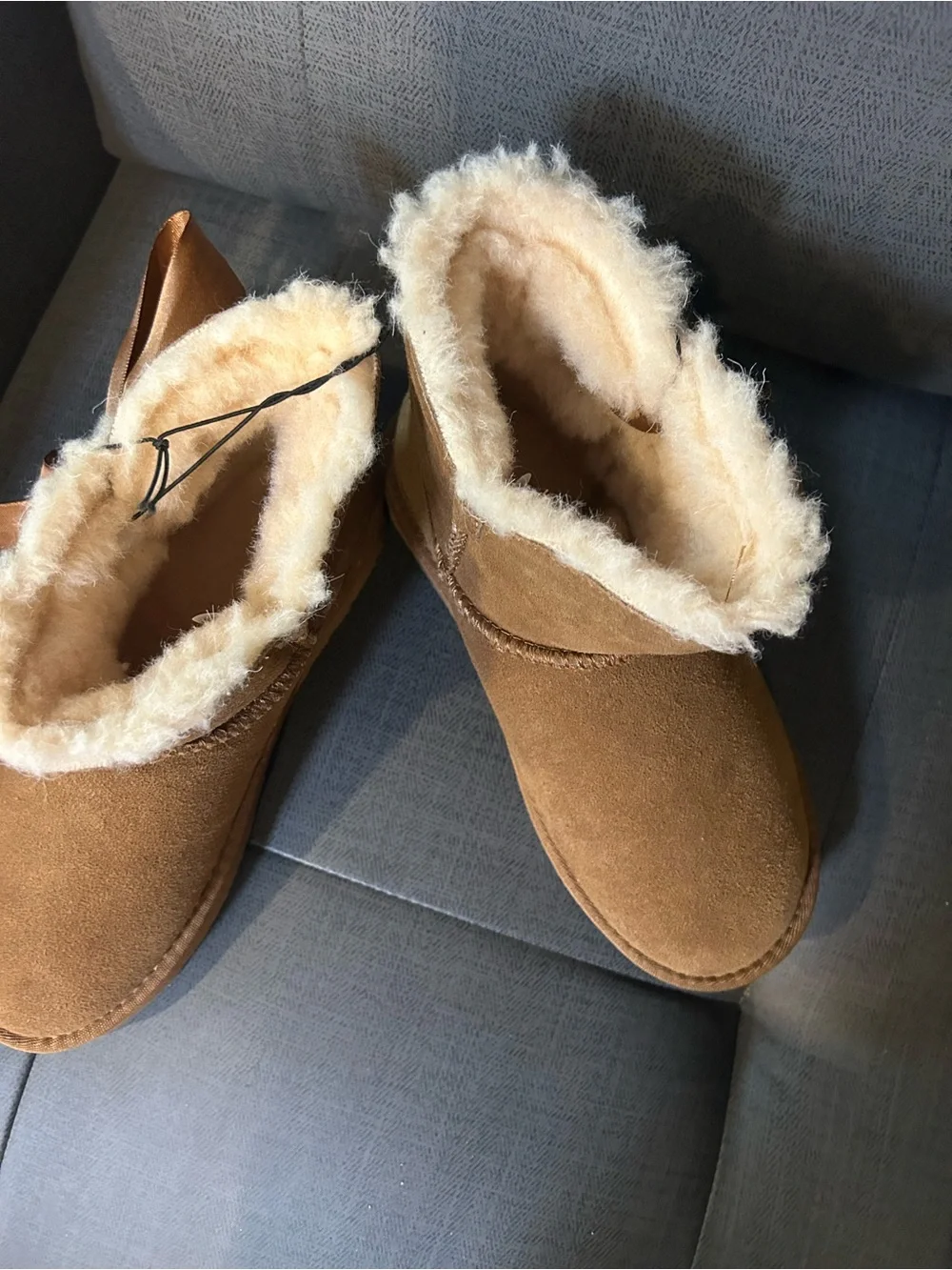 Women’s  Bearpaw  NWT Suede Shearling-Lined Winter Boots - Chestnut  size 7